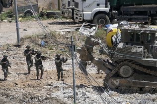 Les Palestiniens fuient Rafah: opérations intensifiées au sol